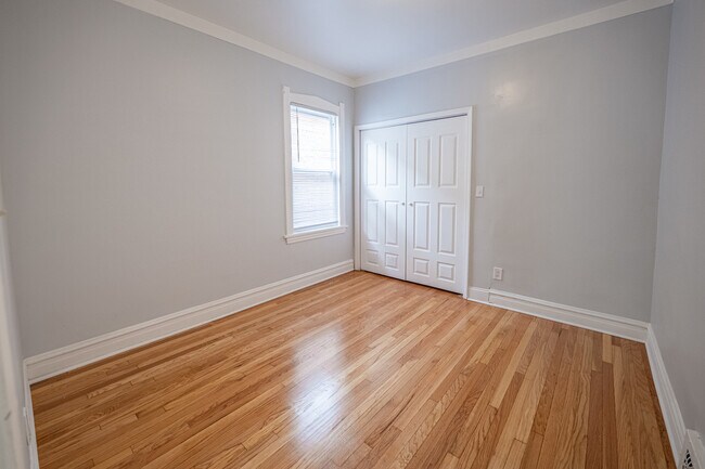 Building Photo - 1640 N Linder Ave
