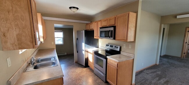 Building Photo - 825 N 7th St