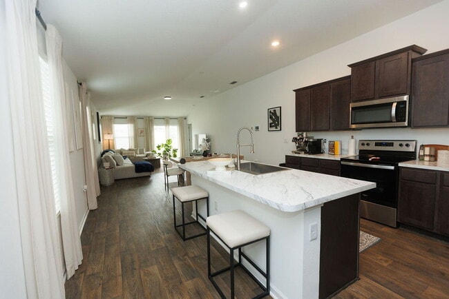 Building Photo - For Rent | Like-New 3BR/2BA Home in The Ar...