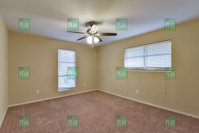 Building Photo - 3.2.2  2212 sq ft Wedgwood Area