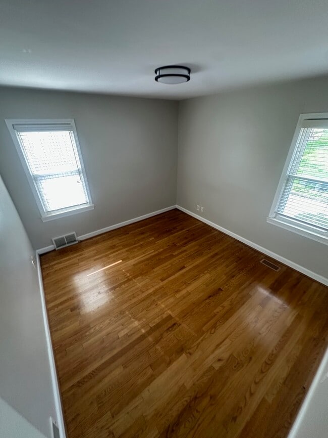 Building Photo - 3602 Ravena Ave