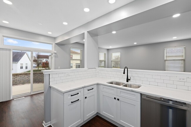 Building Photo - 1876 Bluestem Cir