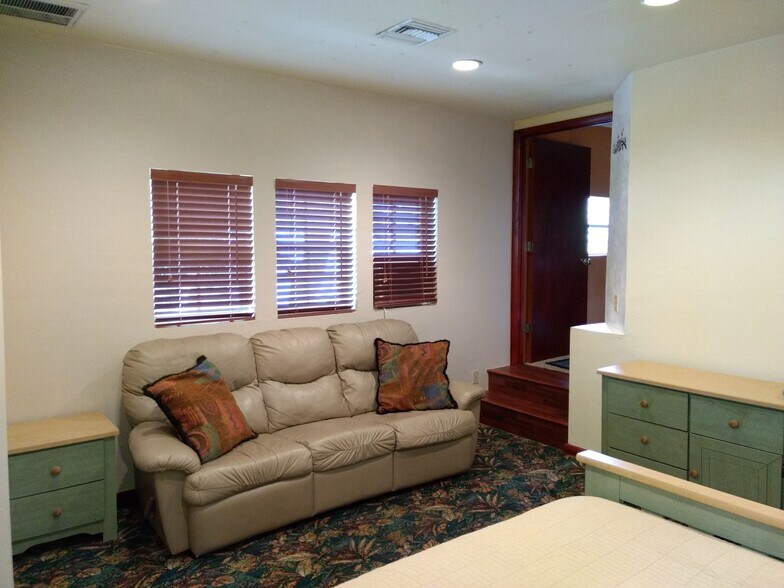 Building Photo - 903 Cypress Lake Cir