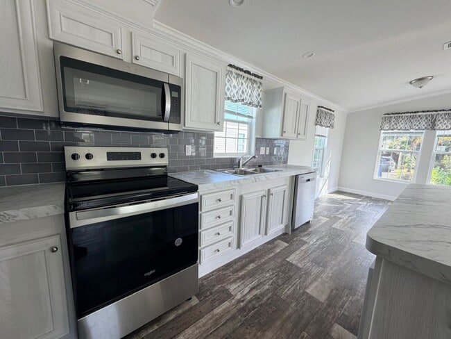 Building Photo - 5267 SW 32nd St