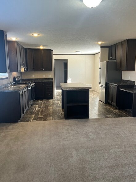 Building Photo - 130 Shiawassee River Dr