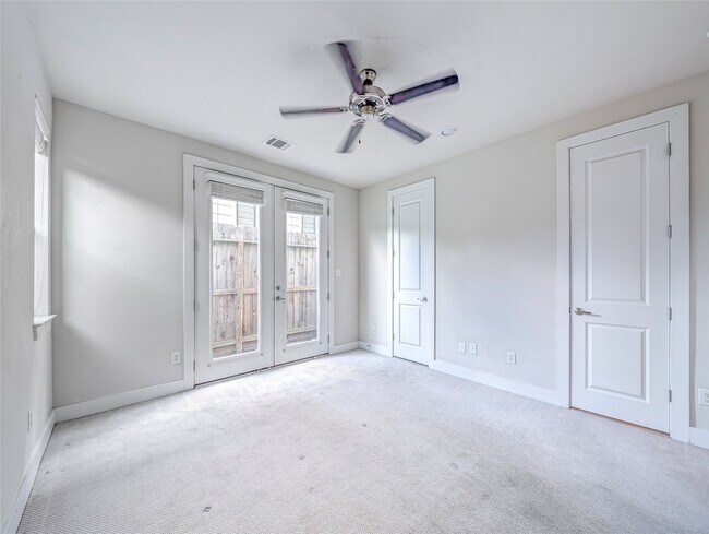 Building Photo - 2503 Garrow St