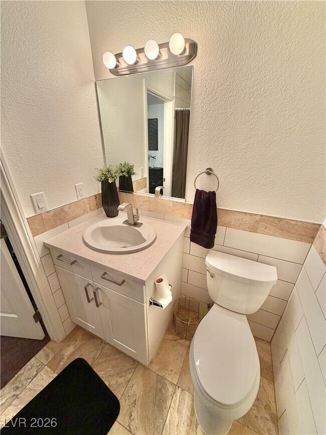 Building Photo - 2200 S Fort Apache Rd