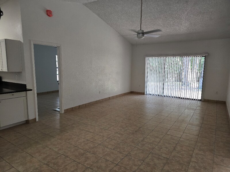 Building Photo - 5912 Orange Grove Ave