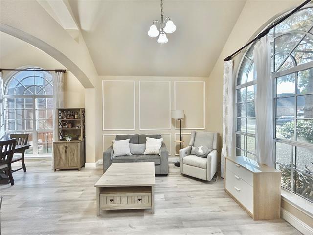 Building Photo - 2122 Trickling Creek Dr