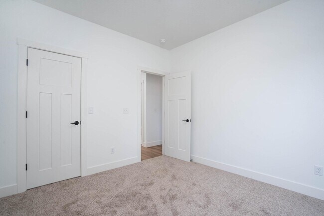 Building Photo - 1367 N Harper Ridge Dr