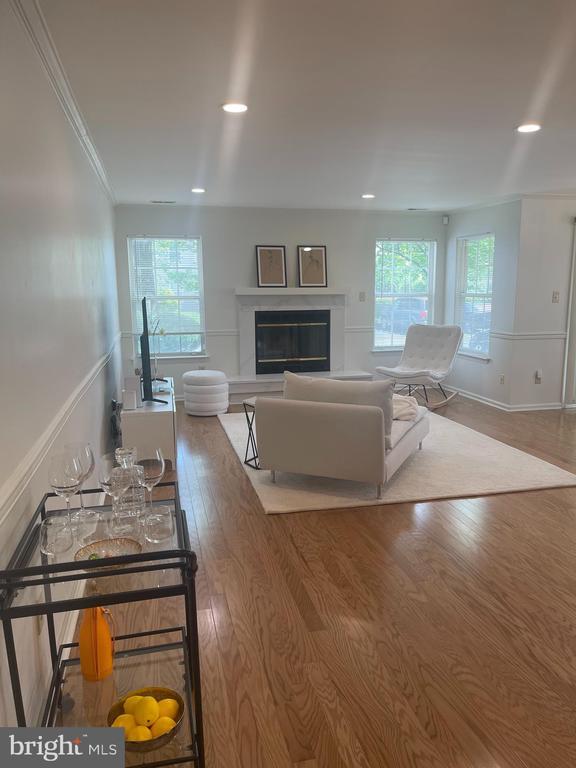 Building Photo - 211 Sonnett Pl
