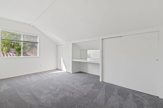 Building Photo - Beautiful Westlake First Neighborhood Family Home w/ Large Backyard with Panoramic Mtn Views