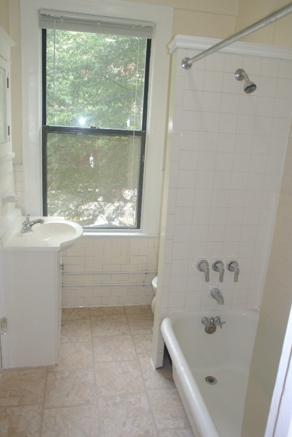 Building Photo - Downtown/Logan Circle Studio Apartment! In...
