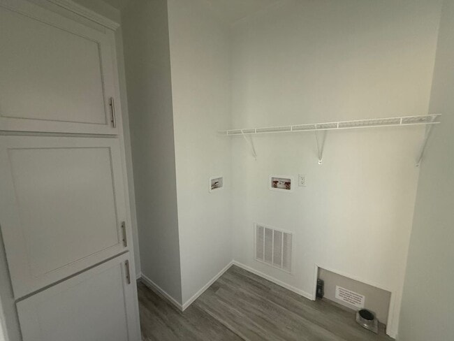 Building Photo - 362 Tahitian Dr