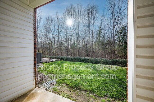 Building Photo - 2104 Sardony Ln