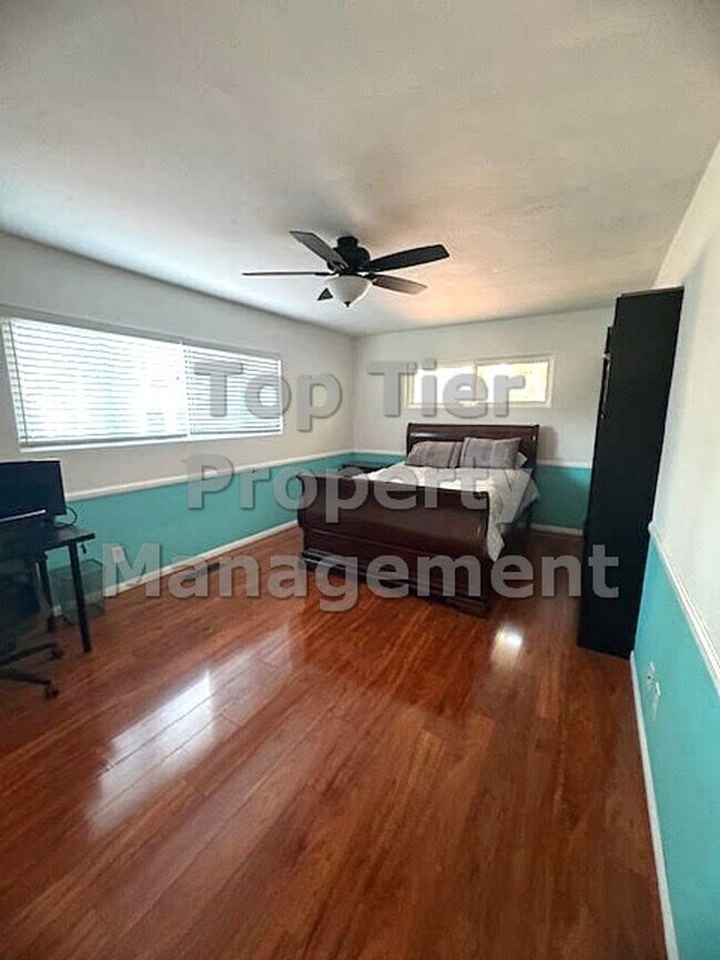 Building Photo - 3 Bed/ 2 Bath Spacious Family Home with Su...