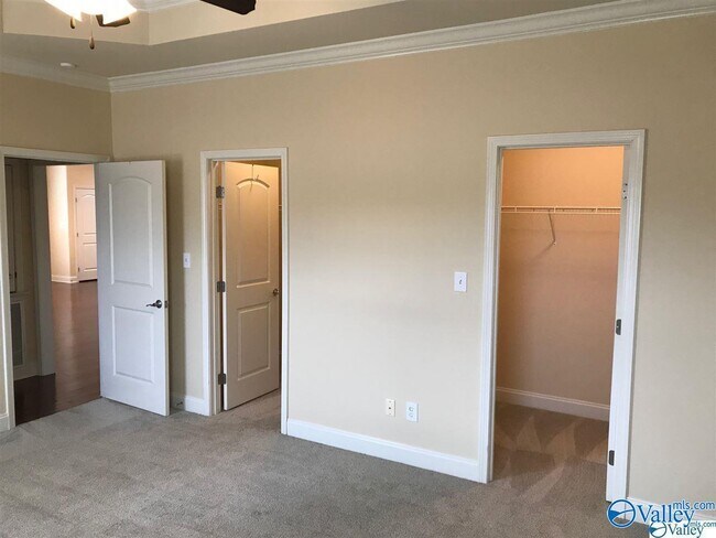 Building Photo - 467 E Mossyleaf Dr SW