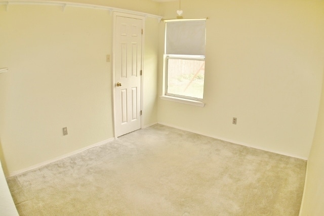 Building Photo - Brick 3 Bedroom Home! Stunning Backyard! M...