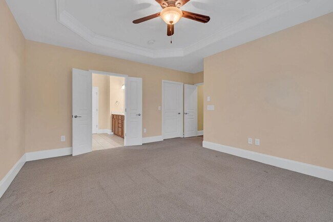 Building Photo - Del Webb Lake Providence Home