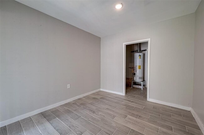 Building Photo - 7621 Sundown Dr