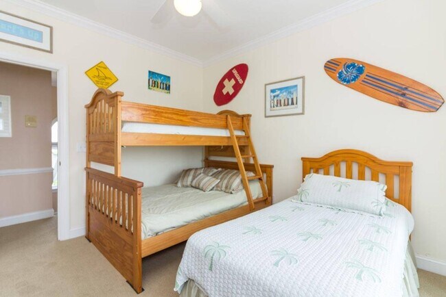 Building Photo - (W098) 4 Sea Oats Lane, Wrightsville Beach...