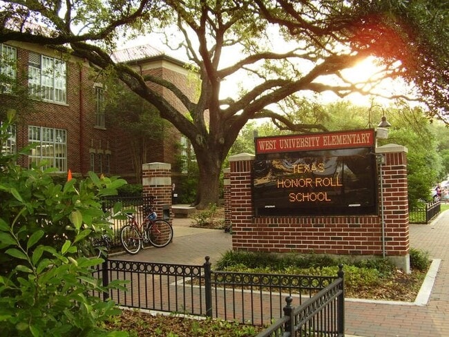 Building Photo - 4008 Tennyson St