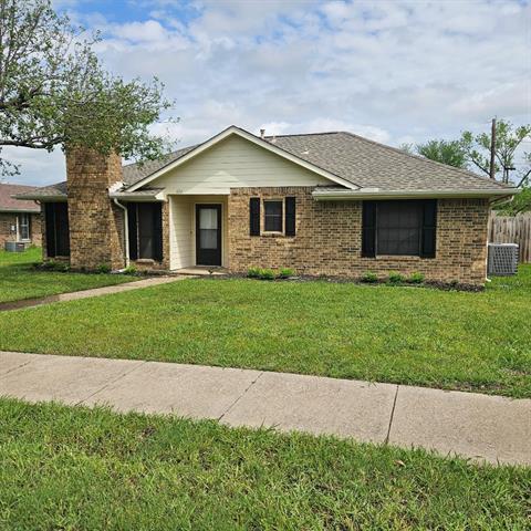 Primary Photo - 604 Willow Way