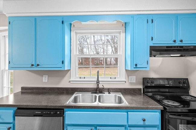 Building Photo - 111 E St