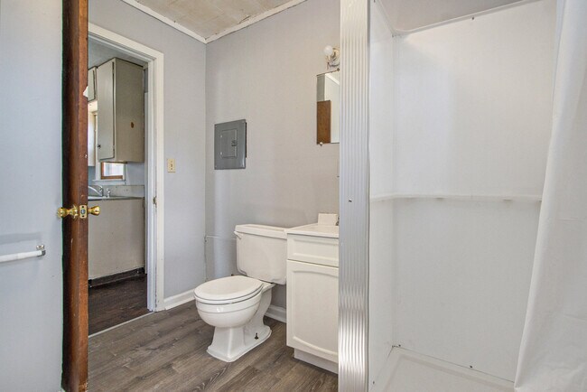 Building Photo - 548 E Hammond St