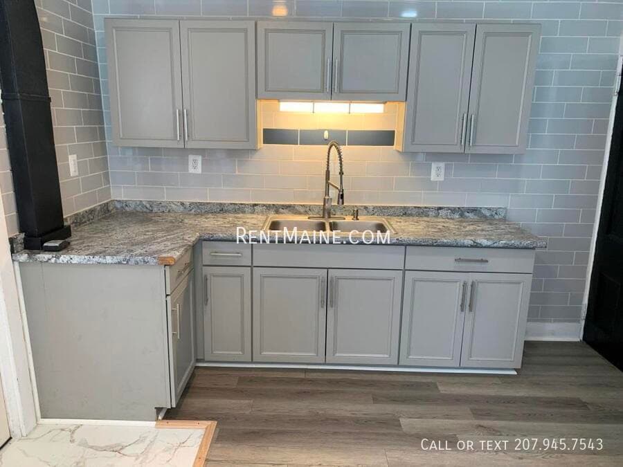 Building Photo - 74 Fruit St