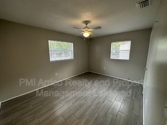 Building Photo - 651 Duncan Cir W