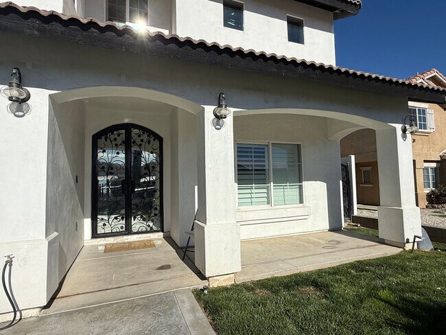 Building Photo - Eagle Ranch Community-2 Story 4 bedrooms Spanish Style Home