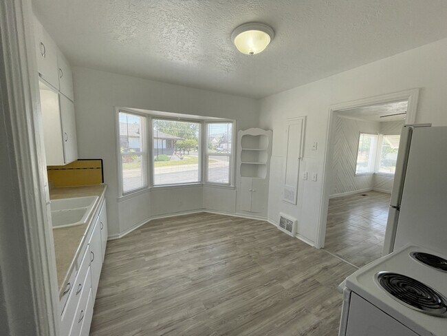 Building Photo - Murray House