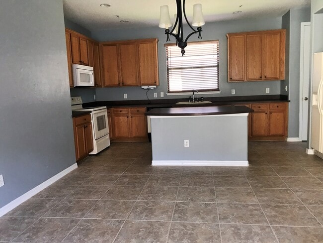 Building Photo - Beautiful Pool Home In the Lake Nona Area