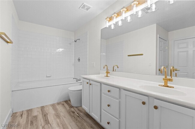 Building Photo - 3327 Erva St