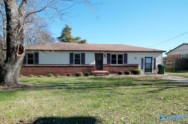 Building Photo - 6206 NW Angus Cir