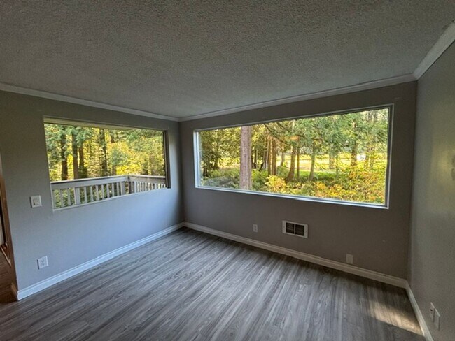 Building Photo - 2 Marigold Dr
