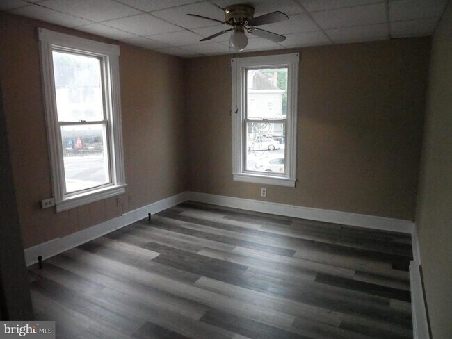 Building Photo - 707 Wood Ave