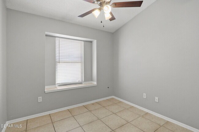 Building Photo - 3269 Maple Point Dr