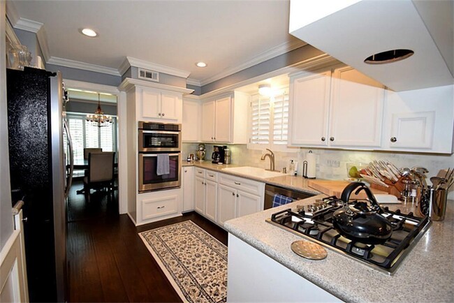 Building Photo - 20610 Laurel Lock Dr