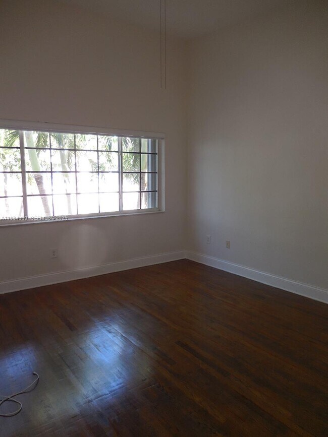 Building Photo - 9725 Bay Harbor Terrace