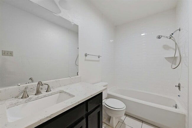 Building Photo - 3910 Tamil St