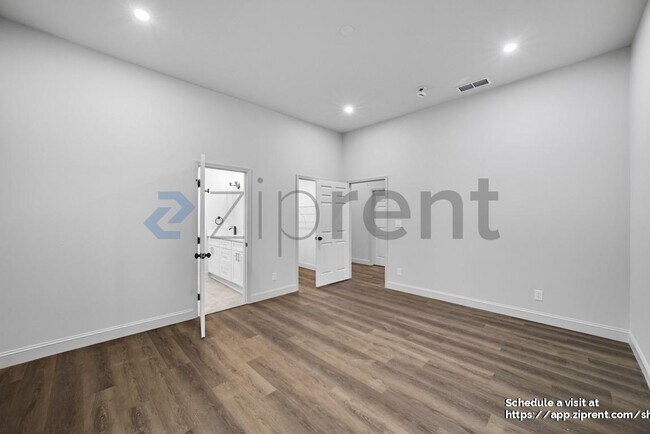 Building Photo - 981 Metropolitan Pkwy SW