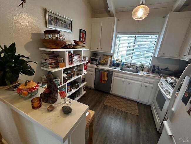 Building Photo - 805 S Eliseo Dr