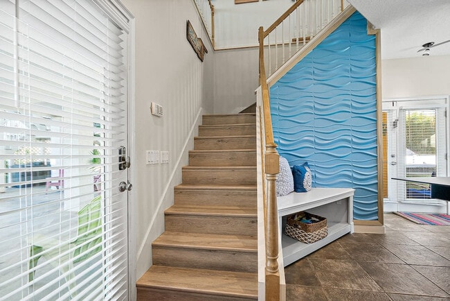 Building Photo - 42 Moody Dr