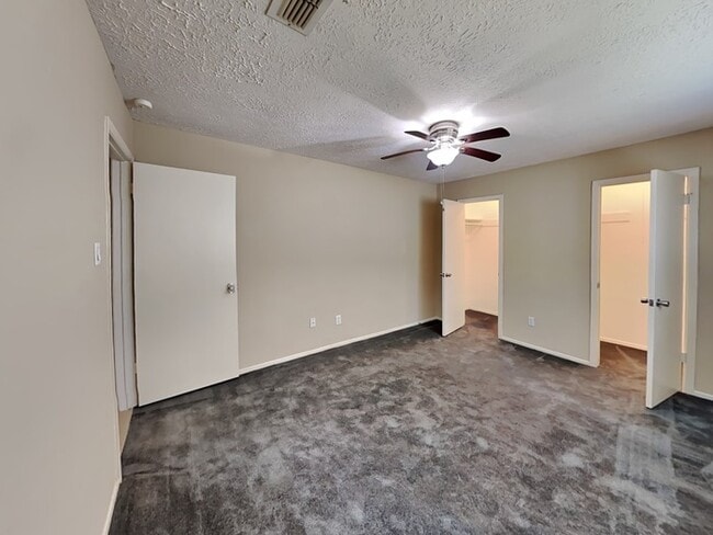 Building Photo - 16627 Blackhawk Blvd