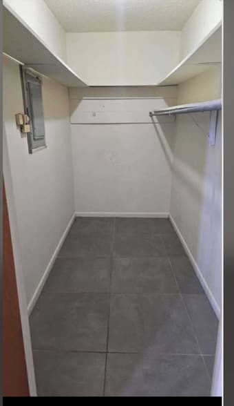 Building Photo - 143 S Gosnell St