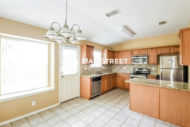 Building Photo - 3 Bedroom Pet-Friendly Home in San Antonio...