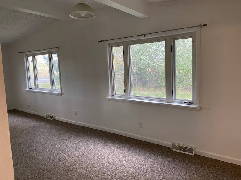 Main Livingroom - 3610 Wilkinson Ln