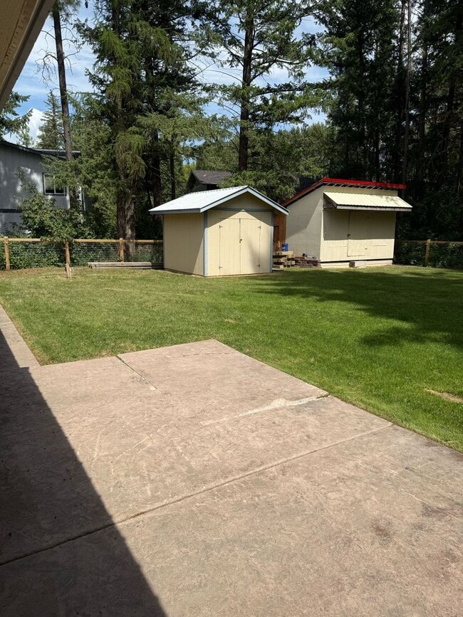 Building Photo - 1533 3rd Ave W